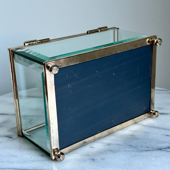 Vintage Brass and Gold jewelry box - Picture 4 of 5